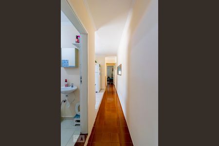 Casa à venda com 350m², 3 quartos e 2 vagasCorredor