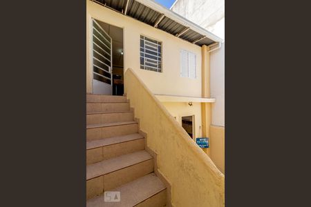 Casa à venda com 350m², 3 quartos e 2 vagasEscada para oficina