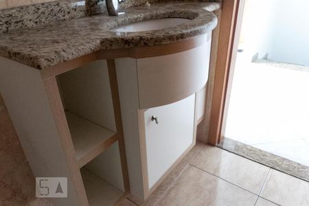 Casa de condomínio à venda com 180m², 3 quartos e 3 vagasLavabo