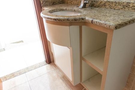 Casa de condomínio à venda com 180m², 3 quartos e 3 vagasBanheiro Social