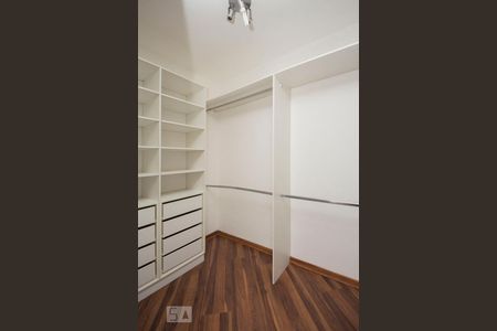 Apartamento à venda com 79m², 2 quartos e 1 vagaCloset Quarto 2
