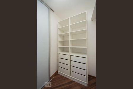 Apartamento à venda com 79m², 2 quartos e 1 vagaCloset Quarto 2