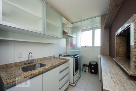 Apartamento à venda com 79m², 2 quartos e 1 vagaCozinha com churrasqueira