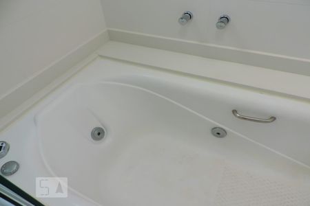 Apartamento para alugar com 65m², 2 quartos e 2 vagasSuite 2 - Banheira Box