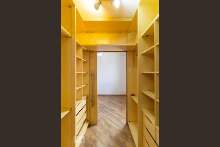 Apartamento para alugar com 94m², 3 quartos e 2 vagasCloset da Suíte