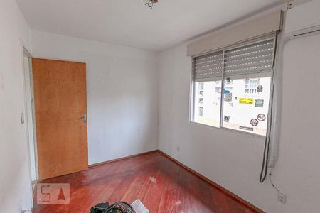 Quarto 1 de apartamento para alugar com 2 quartos, 59m² em Vila Assunção, Porto Alegre