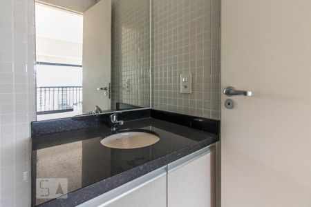 Banheiro de kitnet/studio para alugar com 1 quarto, 42m² em Santa Cecília, São Paulo