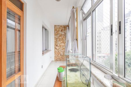 Apartamento à venda com 113m², 2 quartos e sem vagaVaranda