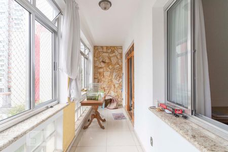 Apartamento à venda com 113m², 2 quartos e sem vagaVaranda