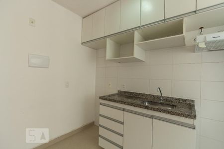 Cozinha de apartamento para alugar com 2 quartos, 42m² em Jardim Celeste, São Paulo