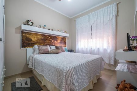 Casa à venda com 165m², 3 quartos e 3 vagasSuíte 2