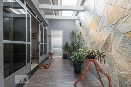 Casa à venda com 165m², 3 quartos e 3 vagasCorredor Lateral 