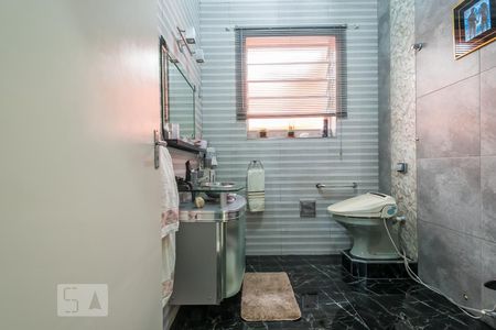 Casa à venda com 165m², 3 quartos e 3 vagasBanheiro 1