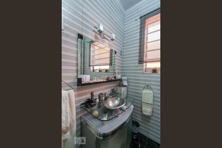 Casa à venda com 165m², 3 quartos e 3 vagasBanheiro 1