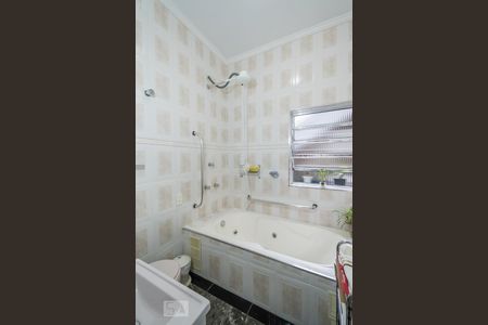 Casa à venda com 165m², 3 quartos e 3 vagasBanheiro Suíte 