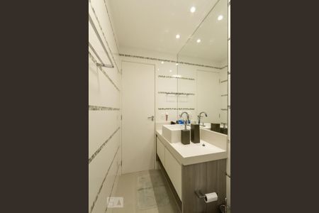 Apartamento para alugar com 123m², 3 quartos e 2 vagasBanheiro social