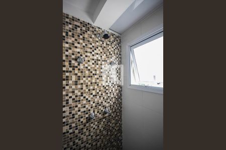 Apartamento à venda com 75m², 2 quartos e 2 vagas Apartamento à venda com 75m², 2 quartos e 2 vagasChuveiro do banheiro