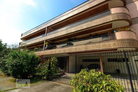 Apartamento para alugar com 154m², 3 quartos e 2 vagas Apartamento para alugar com 154m², 3 quartos e 2 vagasFachada