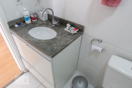 Banheiro de apartamento para alugar com 1 quarto, 33m² em Barra Funda, São Paulo