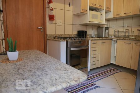 Apartamento à venda com 72m², 2 quartos e 1 vagaCozinha