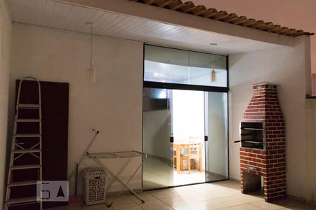 Apartamento para alugar com 74m², 2 quartos e 1 vagaQuintal