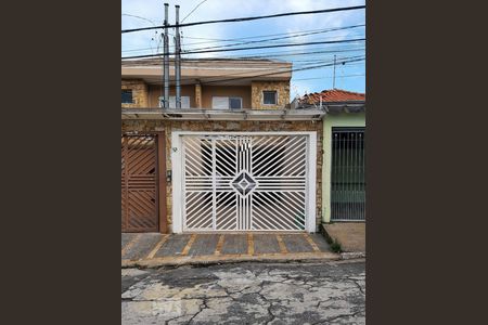 Casa para alugar com 180m², 3 quartos e 2 vagasFachada