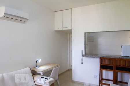 Sala de apartamento à venda com 1 quarto, 30m² em Leblon, Rio de Janeiro