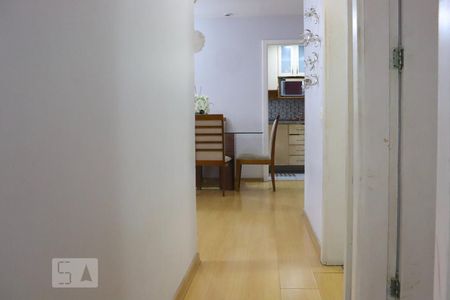 Apartamento à venda com 79m², 2 quartos e 1 vagaCorredor