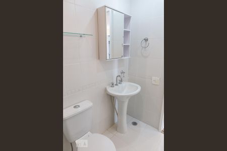 Banheiro de apartamento para alugar com 1 quarto, 42m² em Água Branca, São Paulo