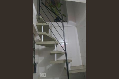 Casa à venda com 40m², 1 quarto e sem vagaEscada