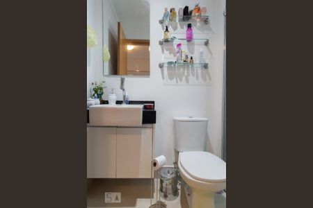 Apartamento à venda com 77m², 2 quartos e 2 vagas Apartamento à venda com 77m², 2 quartos e 2 vagasBanheiro do quarto 2