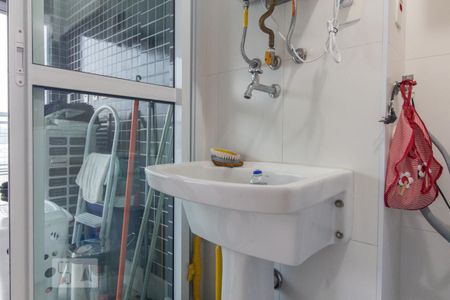 Apartamento à venda com 77m², 2 quartos e 2 vagas Apartamento à venda com 77m², 2 quartos e 2 vagasÁrea de serviço