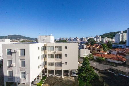 Vista da sala de kitnet/studio para alugar com 1 quarto, 33m² em Itacorubi, Florianópolis