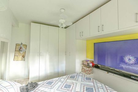 Quarto 1 de apartamento à venda com 2 quartos, 56m² em Santo Antônio, Porto Alegre