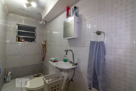 Casa à venda com 180m², 3 quartos e 4 vagas Casa à venda com 180m², 3 quartos e 4 vagasBanheiro - Salão de festas
