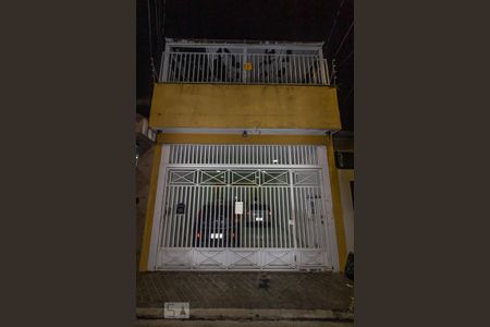 Casa à venda com 180m², 3 quartos e 4 vagas Casa à venda com 180m², 3 quartos e 4 vagasFachada