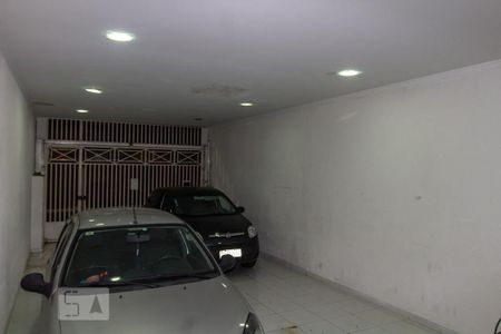 Casa à venda com 180m², 3 quartos e 4 vagas Casa à venda com 180m², 3 quartos e 4 vagasGaragem
