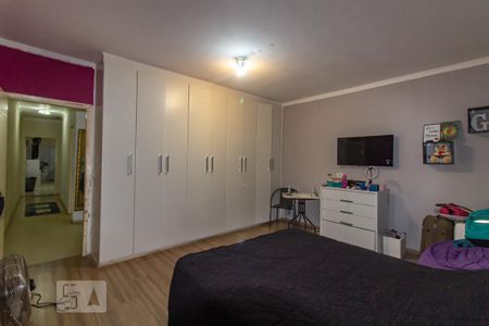 Casa à venda com 180m², 3 quartos e 4 vagas Casa à venda com 180m², 3 quartos e 4 vagasQuarto Suíte 2