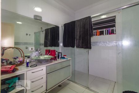Casa à venda com 180m², 3 quartos e 4 vagas Casa à venda com 180m², 3 quartos e 4 vagasBanheiro Suíte Quarto 2
