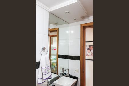 Apartamento à venda com 69m², 2 quartos e 1 vaga Apartamento à venda com 69m², 2 quartos e 1 vagaBanheiro