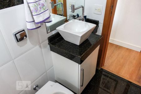 Apartamento à venda com 69m², 2 quartos e 1 vaga Apartamento à venda com 69m², 2 quartos e 1 vagaBanheiro