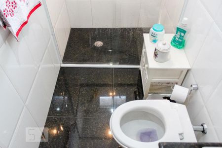 Apartamento à venda com 69m², 2 quartos e 1 vaga Apartamento à venda com 69m², 2 quartos e 1 vagaBanheiro