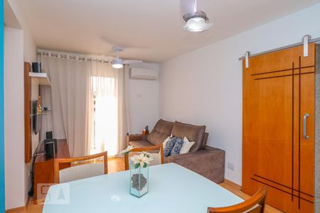 Apartamento para alugar com 65m², 2 quartos e 1 vaga Apartamento para alugar com 65m², 2 quartos e 1 vagaSala