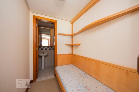 Apartamento para alugar com 139m², 4 quartos e 2 vagasQuarto de Serviço