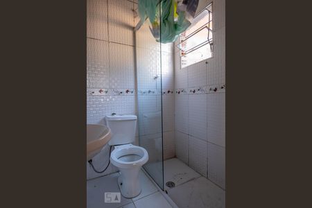 Casa à venda com 200m², 2 quartos e sem vagaBanheiro - Casa 2