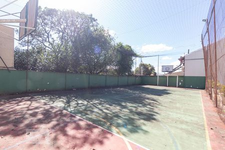 Casa de condomínio à venda com 160m², 4 quartos e 2 vagas Casa de condomínio à venda com 160m², 4 quartos e 2 vagasQuadra Esportiva