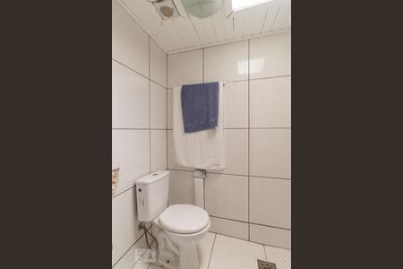 Casa de condomínio à venda com 160m², 4 quartos e 2 vagas Casa de condomínio à venda com 160m², 4 quartos e 2 vagasBanheiro