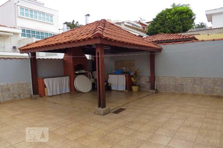 Casa à venda com 200m², 4 quartos e 3 vagasChurrasqueira