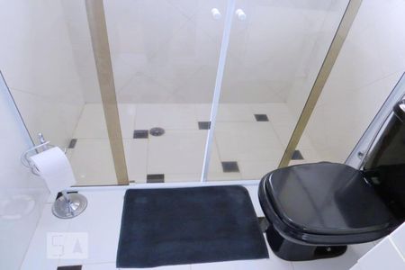 Casa à venda com 200m², 4 quartos e 3 vagasBanheiro da Suíte 2