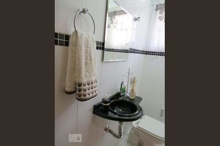 Casa à venda com 200m², 4 quartos e 3 vagasLavabo 1